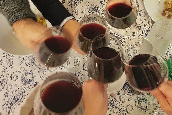 Veneza como um local: Vini e Cichetti na casa de Liuba e Hugo