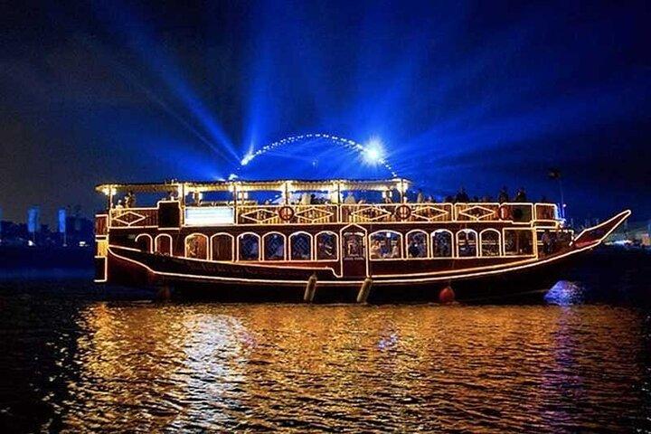 Dhow Cruise bij Marina met diner