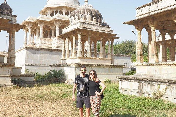 Private Udaipur-Sightseeing-Tour mit Tuk-Tuk oder Auto mit Fahrer