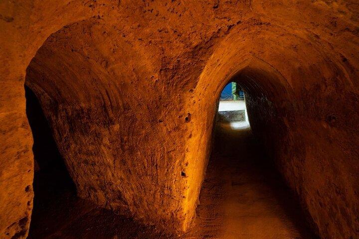 Tour di 1 giorno per piccoli gruppi nei tunnel di Cu Chi e nel delta del Mekong