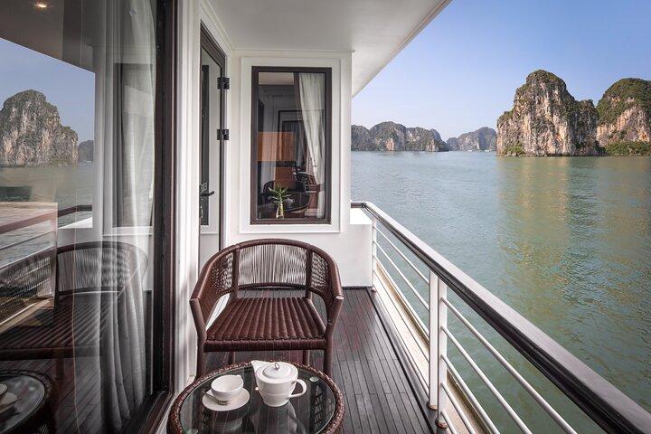 Cruzeiro estelar de 2 dias para explorar a Baía de Halong saindo de Hanói