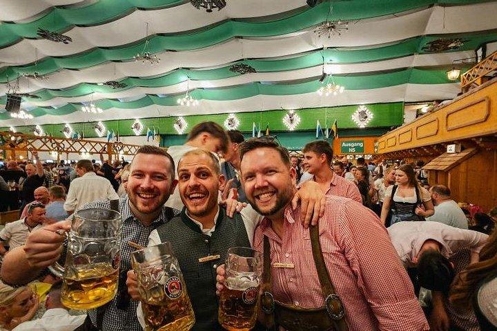 ミュンヘンのオクトーバーフェスト体験：楽しみ、食事、ビール、座席