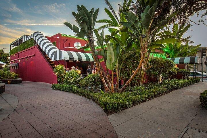 Degustação de comidas e bebidas no histórico Café Formosa
