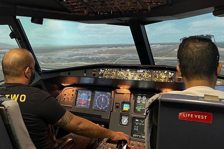 クアラルンプールからの FAA レベル 3 フライト シミュレーター体験