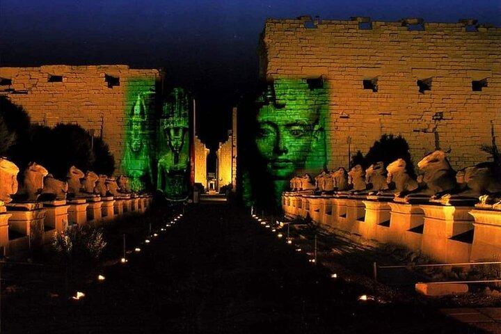Luxor Sound and Light Show no Templo de Karnak