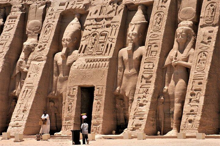 Abu Simbel e Nubian Village: gita di un giorno da Assuan