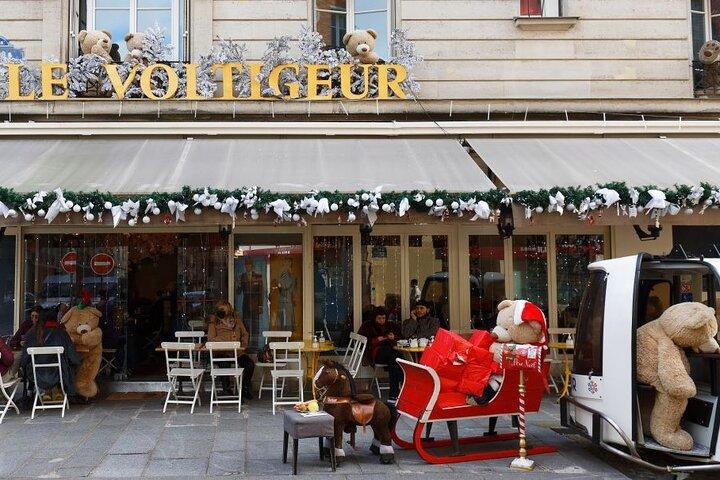 Paris Christmas Tour: Private & Custom with a Local Guide