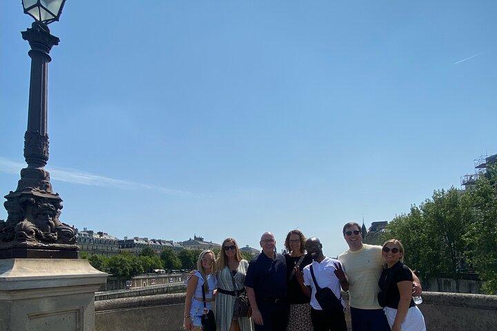 Private Paris tour By Minivan, private guide, Champagne(optional)
