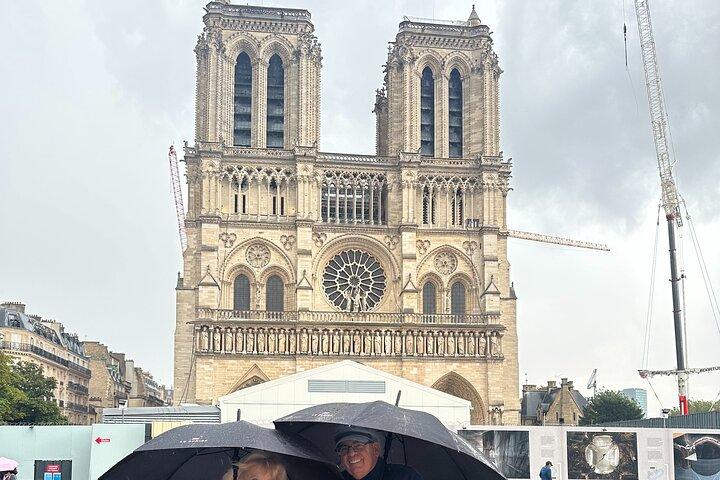 Private Paris tour By Minivan, private guide, Champagne(optional)