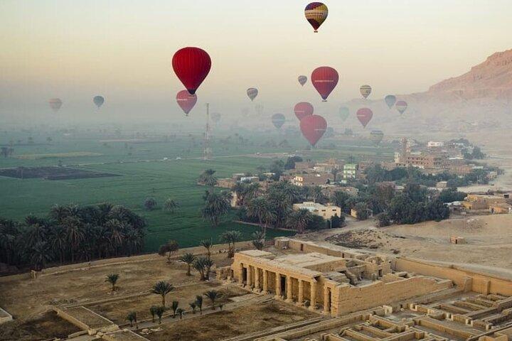Luxury Sunrise Balloon Ride in Luxor with Private Hotel Pickup