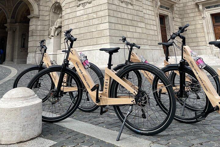 ブダペスト：歴史的なダウンタウンをE-自転車でブダ＆ペストに乗る