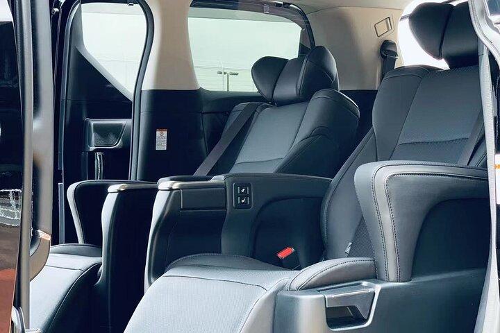 Privater Transfer vom Flughafen Narita zum Hafen und in die Stadt Yokohama