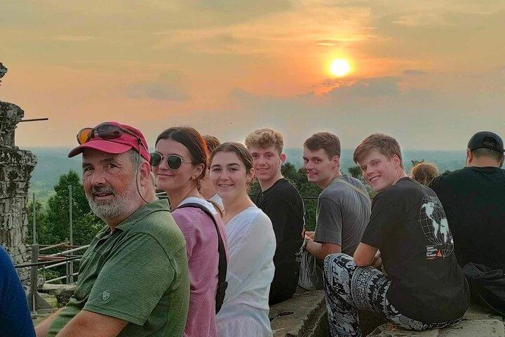 Angkor Wat intera giornata 'Piccolo gruppo con tramonto e guida turistica