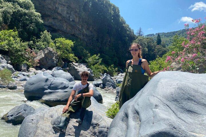 Trekking fluvial guiado até o desfiladeiro de Alcântara