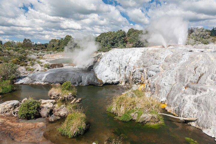 Full Day Hobbiton Movie Set e Rotorua Tour de Auckland
