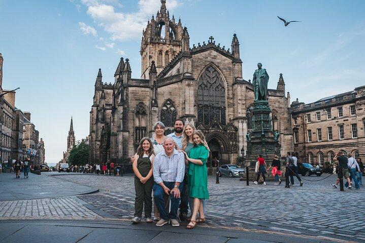 Servizio fotografico privato con vista sul famoso Castello di Edimburgo