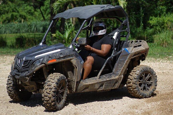 Offroad-ATV-Abenteuer mit Wandklettern