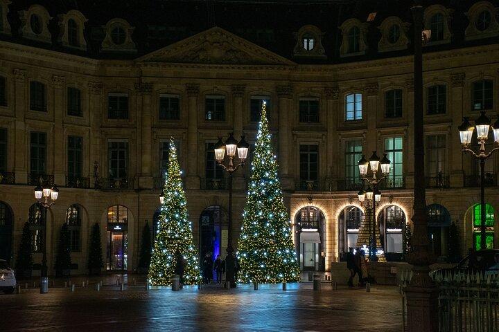 Paris Christmas Lights Small Group Walking Tour with Local Guide