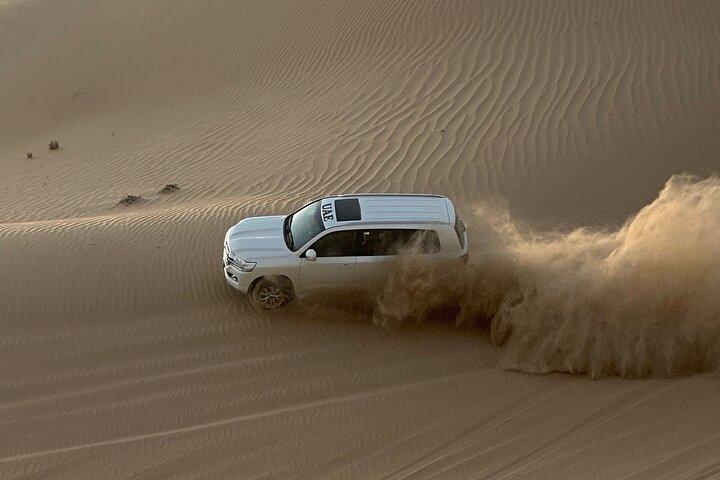 Abu Dhabi : safari matinal de 4 heures avec promenade à dos de chameau et embarquement sur sable