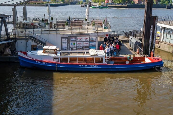 Large XXL harbor tour for 2 hours of experiencing the Elbe