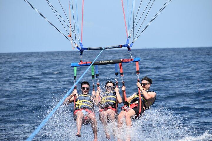 オアフ島発ハワイ島ワイキキパラセーリング