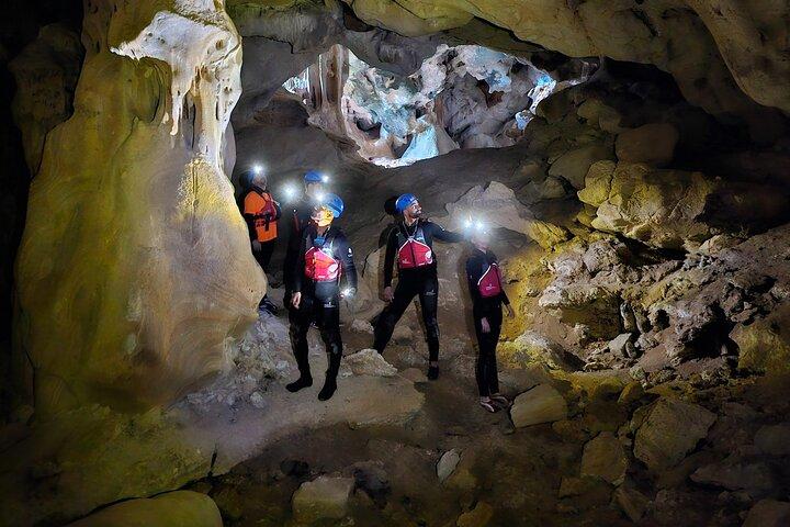 Kajak genom Morro de Toix och Cueva dels Coloms
