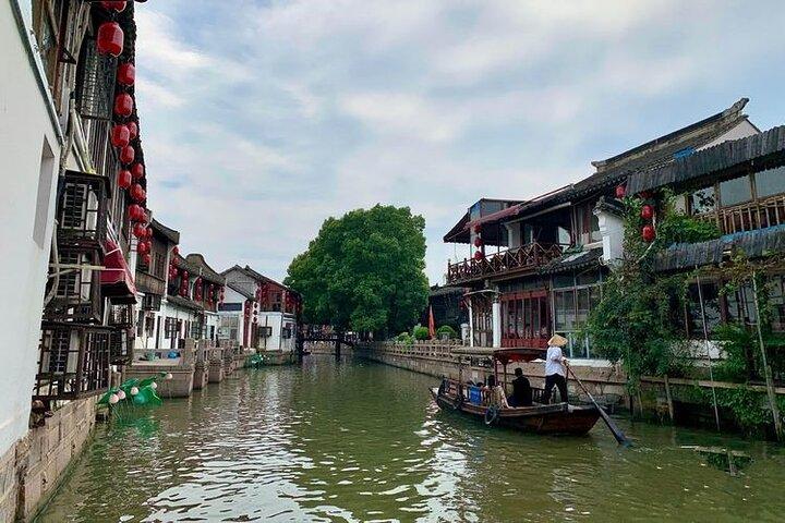 Shanghai Highlights og Zhujiajiao Water Town Privat dagstur