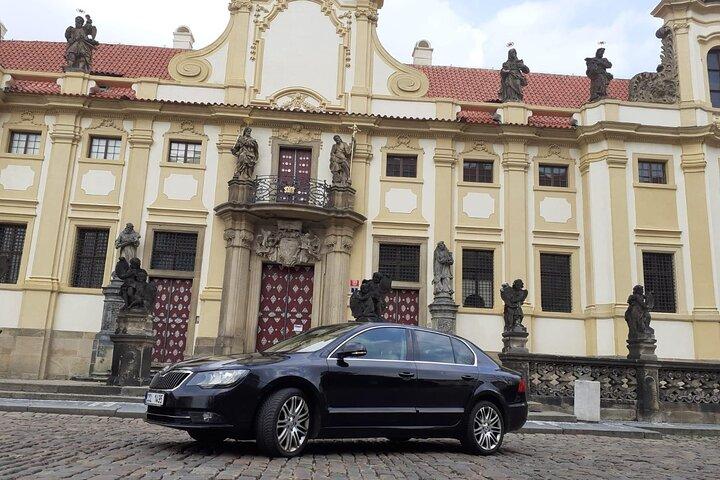 Transfer vom Hotel Prag zum Flughafen Prag