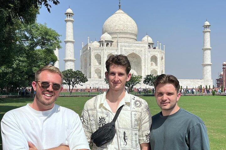 Tour di un giorno di Taj Mahal, Forte di Agra e Baby Taj da Delhi in auto