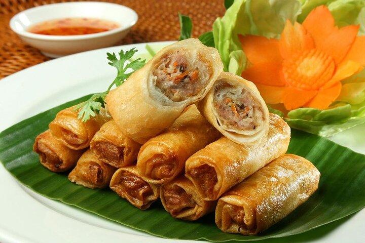 Bästsäljare Hanoi Street Food Tour med tåggatabesök