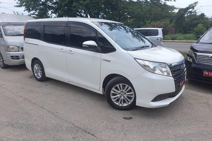 Privater Transfer zu Hotels in Negril vom Flughafen Montego Bay (MBJ).