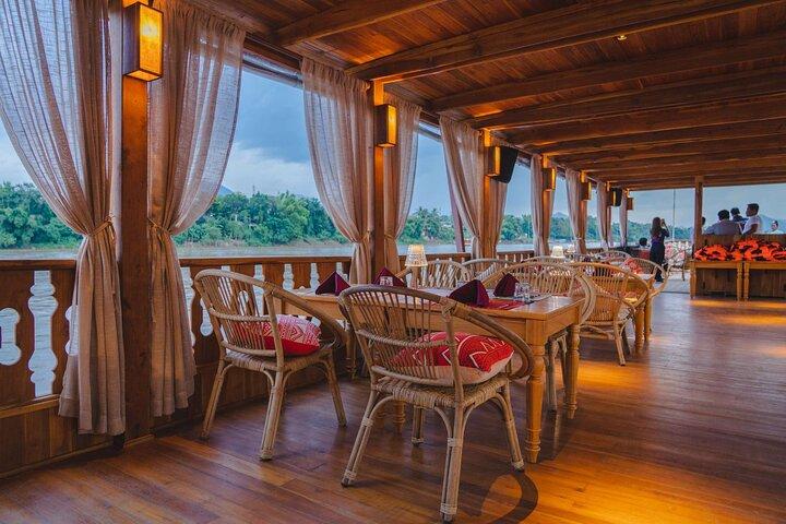 Sunset Cruise i Luang Prabang med Live Performance