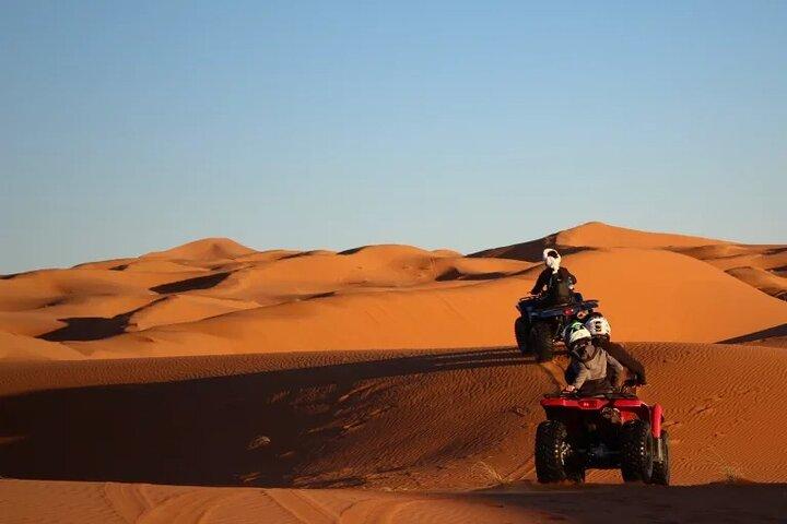 Tour privato di 10 giorni a Tangeri, Chefchaouen, Fes e Merzouga