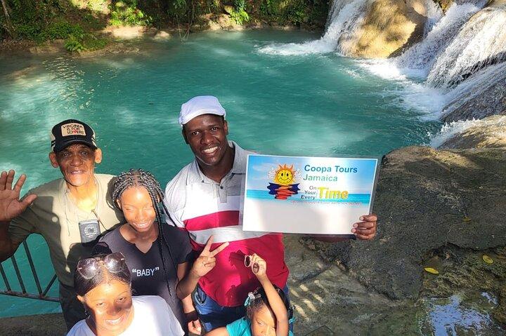 Blue Hole e praia de portos de navios de cruzeiro ou hotéis em Ocho Rios