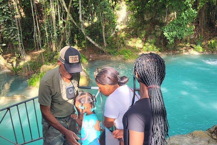 Blue Hole e praia de portos de navios de cruzeiro ou hotéis em Ocho Rios