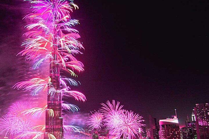 Dubai Silvesterkreuzfahrt - Sehen Sie das Burj Khalifa Feuerwerk