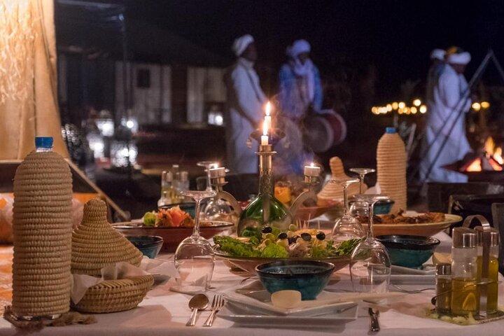 Tour privato nel deserto da Fes a Fes Tour di 1 notte e 2 giorni in campi di lusso