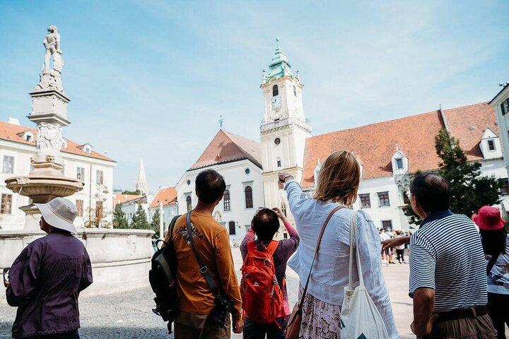 Voyage confortable à Bratislava depuis Vienne avec café et gâteau