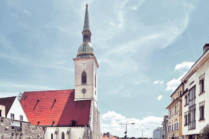 Explorez Bratislava avec un local : visite privée au départ de Vienne