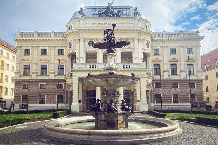 Explorez Bratislava avec un local : visite privée au départ de Vienne