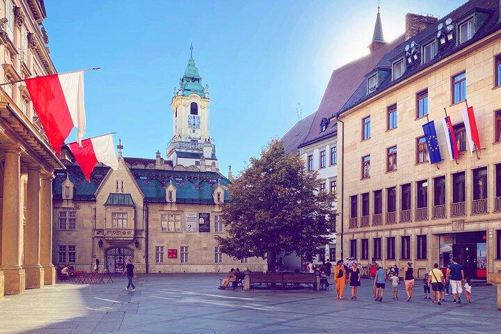 Explorez Bratislava avec un local : visite privée au départ de Vienne