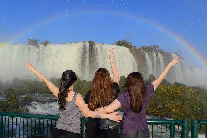 イグアスの滝 ブラジルとアルゼンチンの 1 日ツアー