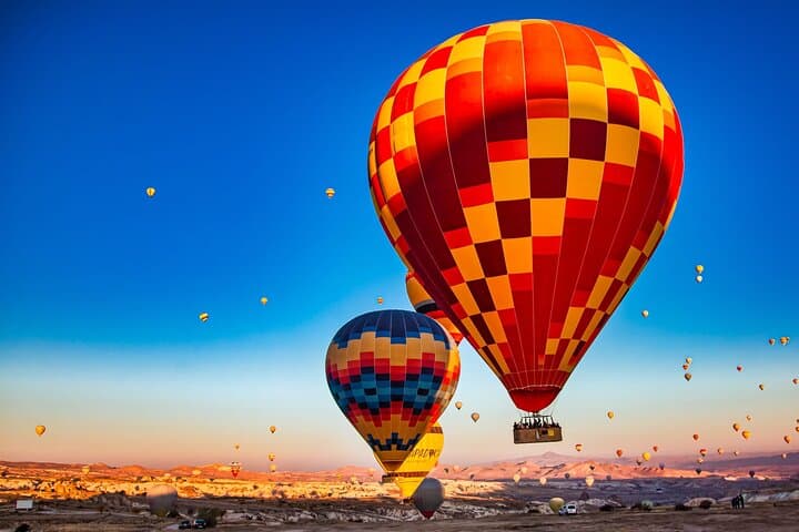 Guided Hot Air Balloon Tour in Luxor