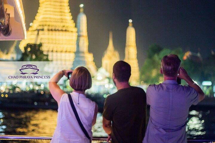 Cena en crucero por el río Chao Phraya en Bangkok y traslado opcional