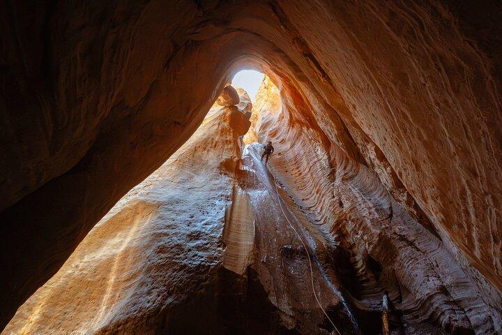 East Zion: Ganztägiges Canyoning-Abenteuer in Stone Hollow
