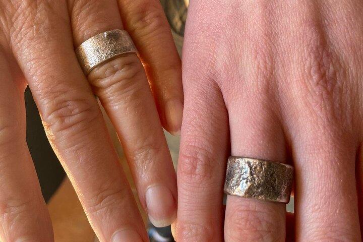 Maak je eigen zilveren ring in een privé sieradenatelier
