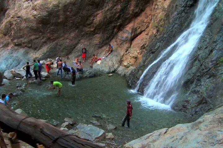Viagem de um dia ao Vale Ourika e à vila berbere saindo de Marrakech