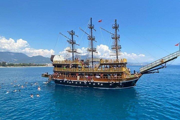 ケメルの 1 日海賊ボート ツアー (ランチとオプションの送迎付き)