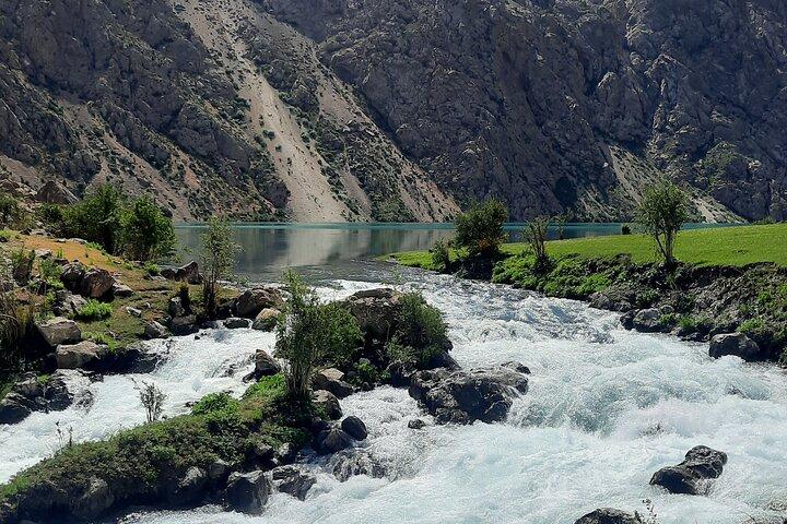 Visite privée d'une journée complète dans les sept lacs au départ de Samarkand