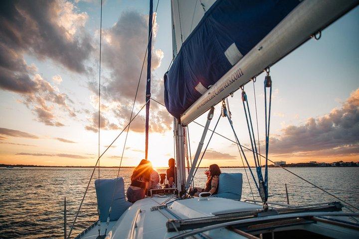 Noleggio Yacht di Lusso Privato, BYOB & Dolphins